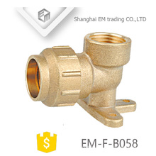 EM-F-B058 Latón España Pex Fitting con caída del oído 90 Tubo de compresión del codo